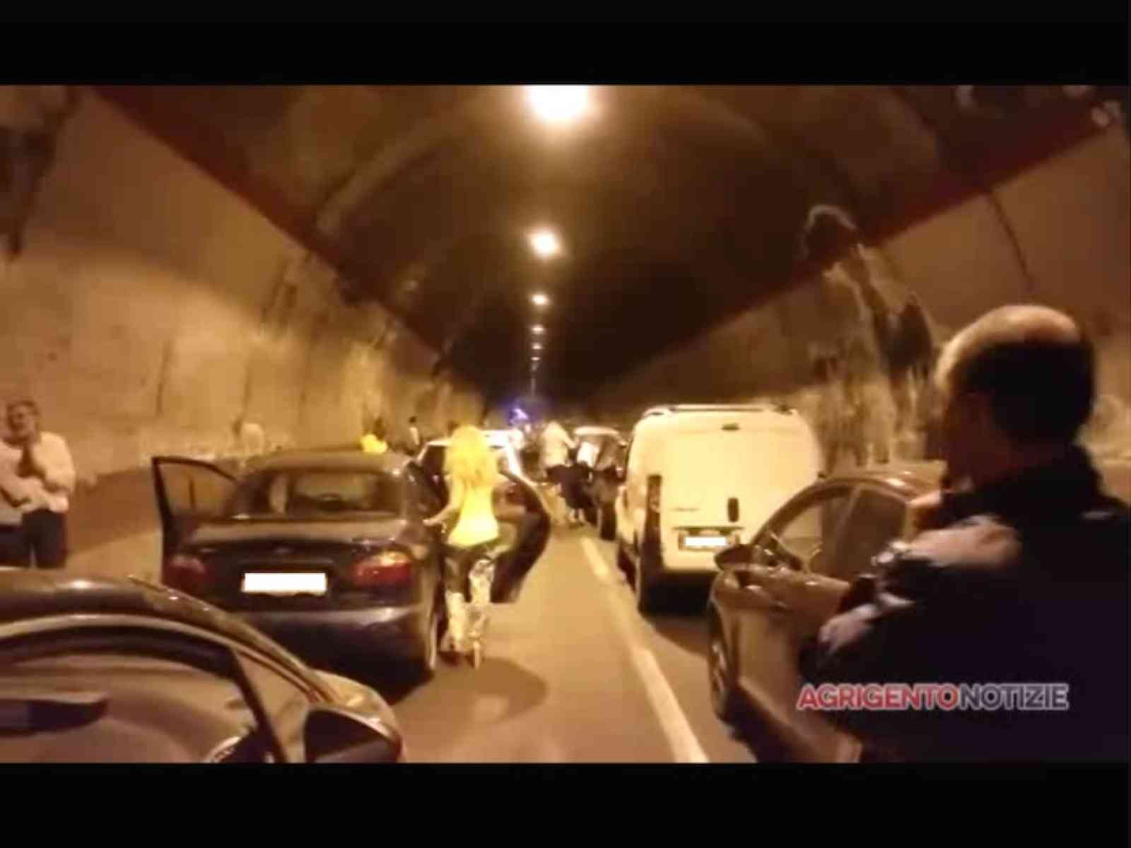 Crolla intonaco in galleria sulla SS115 tra Montallegro e Siculiana. Automobilisti bloccati