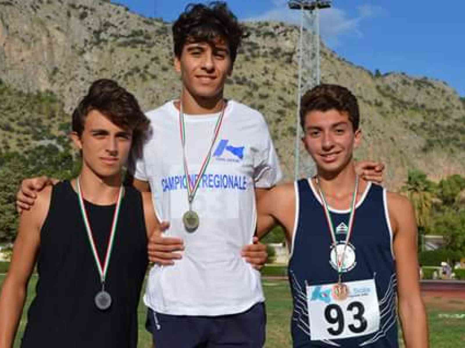 Salaparuta. Il giovanissimo Bruno Salvagio è campione regionale sui 300 ad ostacoli