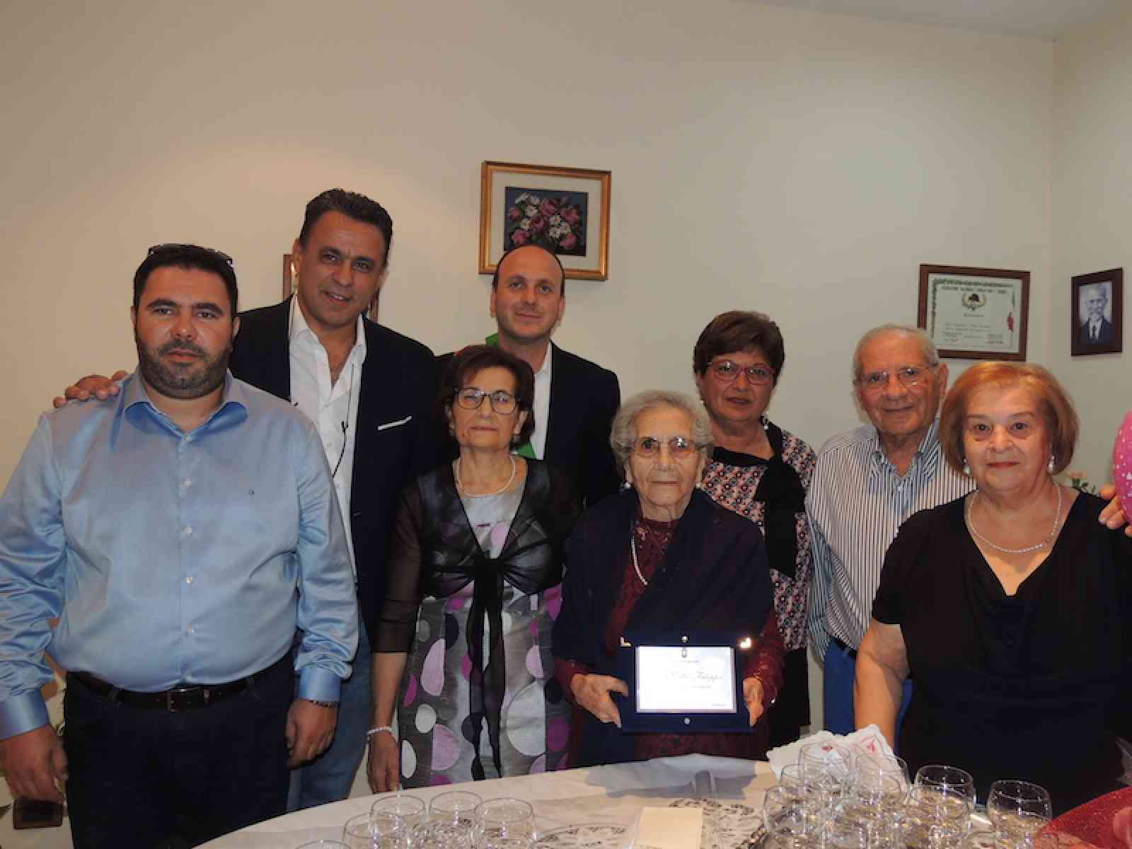 Poggioreale festeggia i 100 anni della signora Filippa Vella