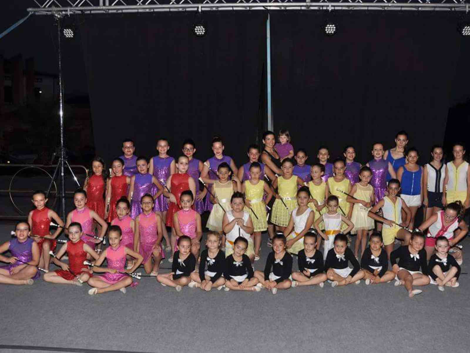 Poggioreale. Applausi a scena aperta per tutti i partecipanti del saggio artistico per bamicini