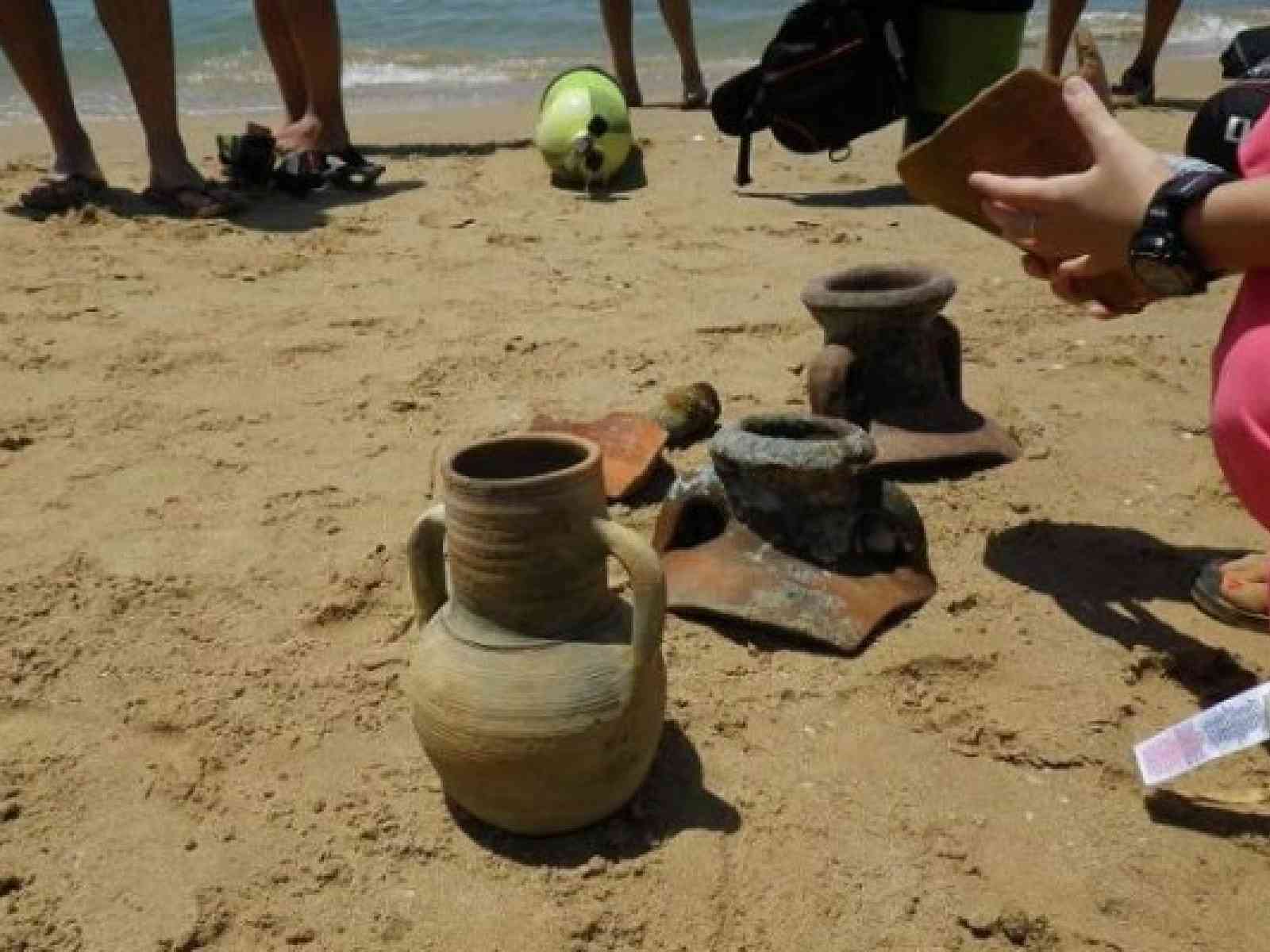 Porto Palo: rinvenute antiche anfore in mare