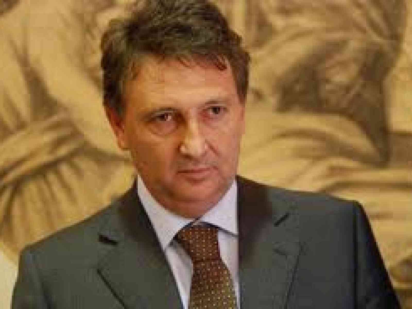 Luigi Gentile lascia FLI. Formerà un movimento autonomista