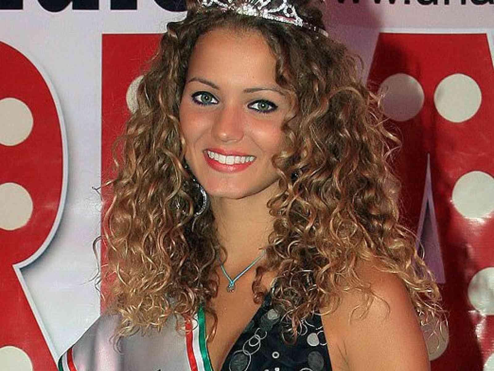 Caroselli per tutta Menfi. Il sogno diventa realtà Giusy Buscemi è Miss Italia 2012