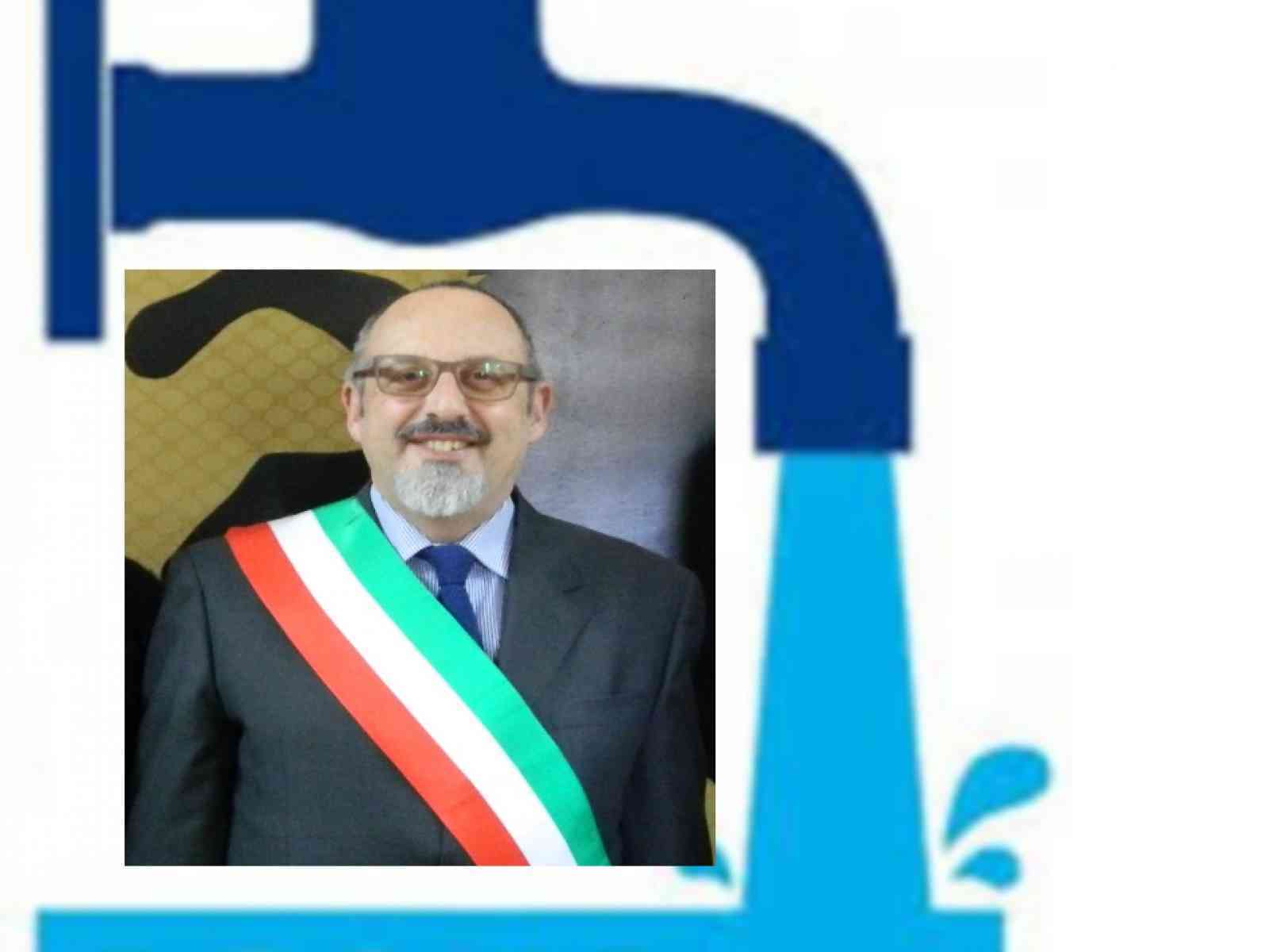 “NO ACQUA , NO VOTO!”.  Per l’acqua pubblica, clamorosa iniziativa del Sindaco di Santa Margherita di Belice, Franco Valenti.