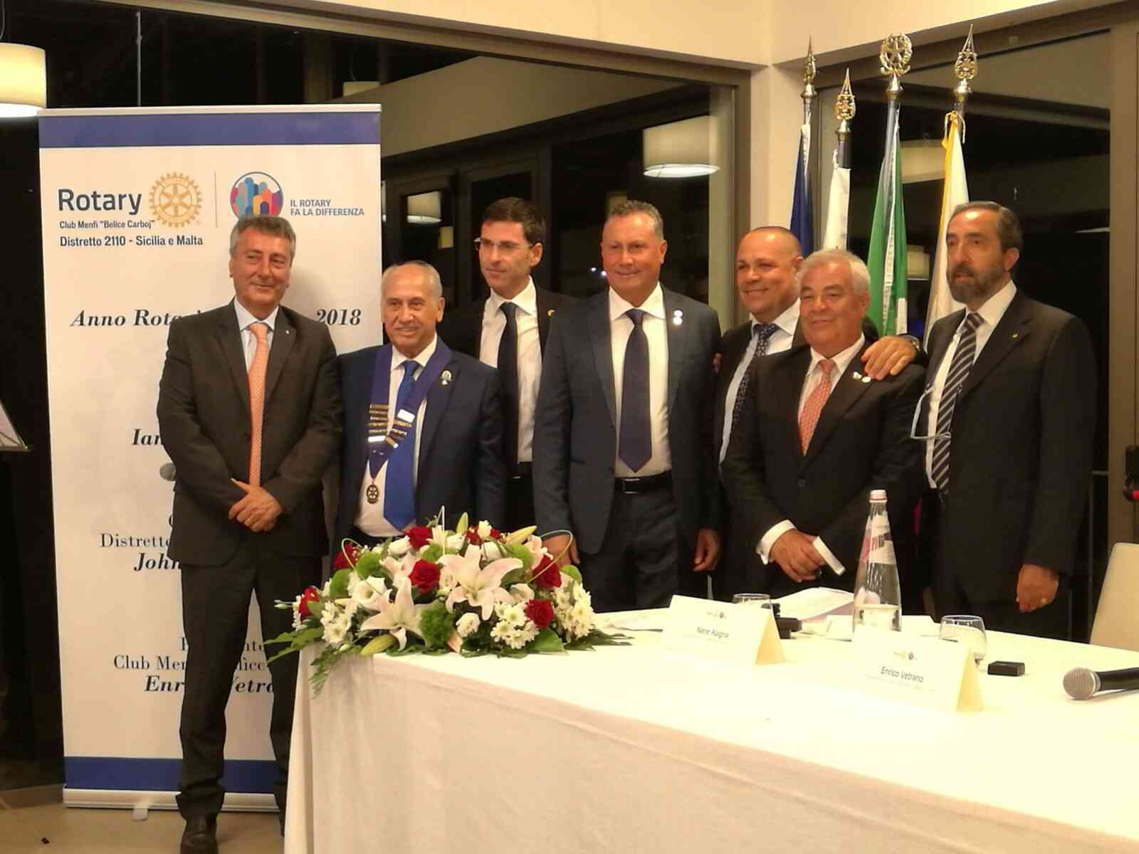 Passaggio di Campana al Rotary Club Menfi “Belìce-Carboj”