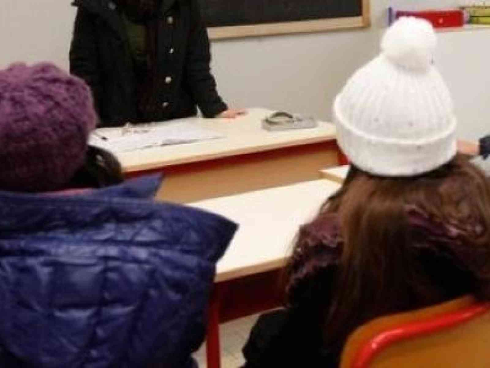 Menfi. Piove nelle scuole. Studenti in classi fredde e con infiltrazioni, spostati in altri plessi