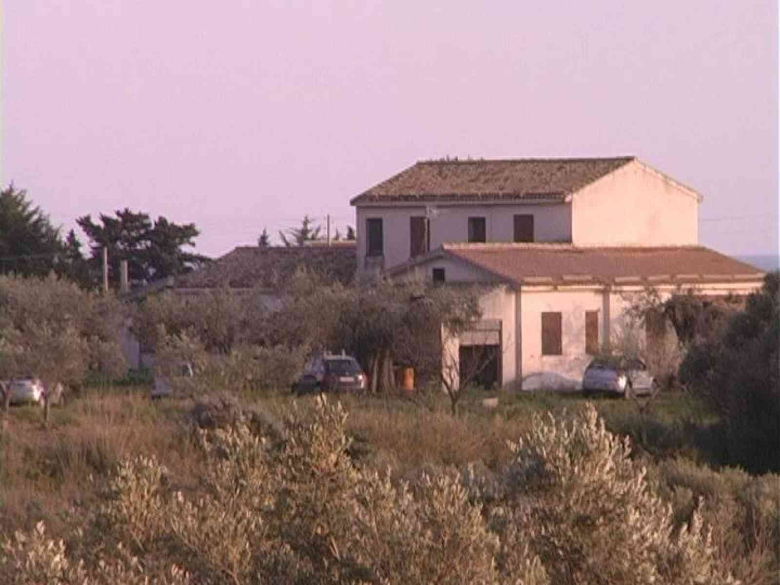 Sciacca. Incidente sul lavoro, agricoltore perde la vita travolto dal proprio trattore