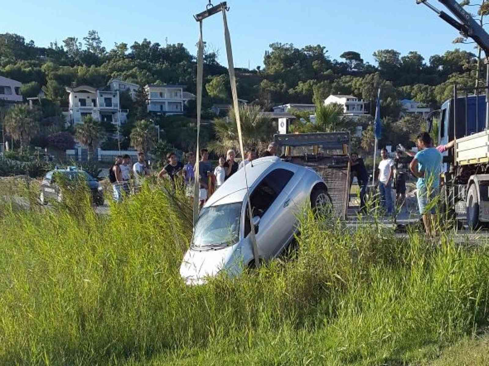 Menfi. Incidente nel pomeriggio, auto esce fuori da uno dei due moli di Porto Palo
