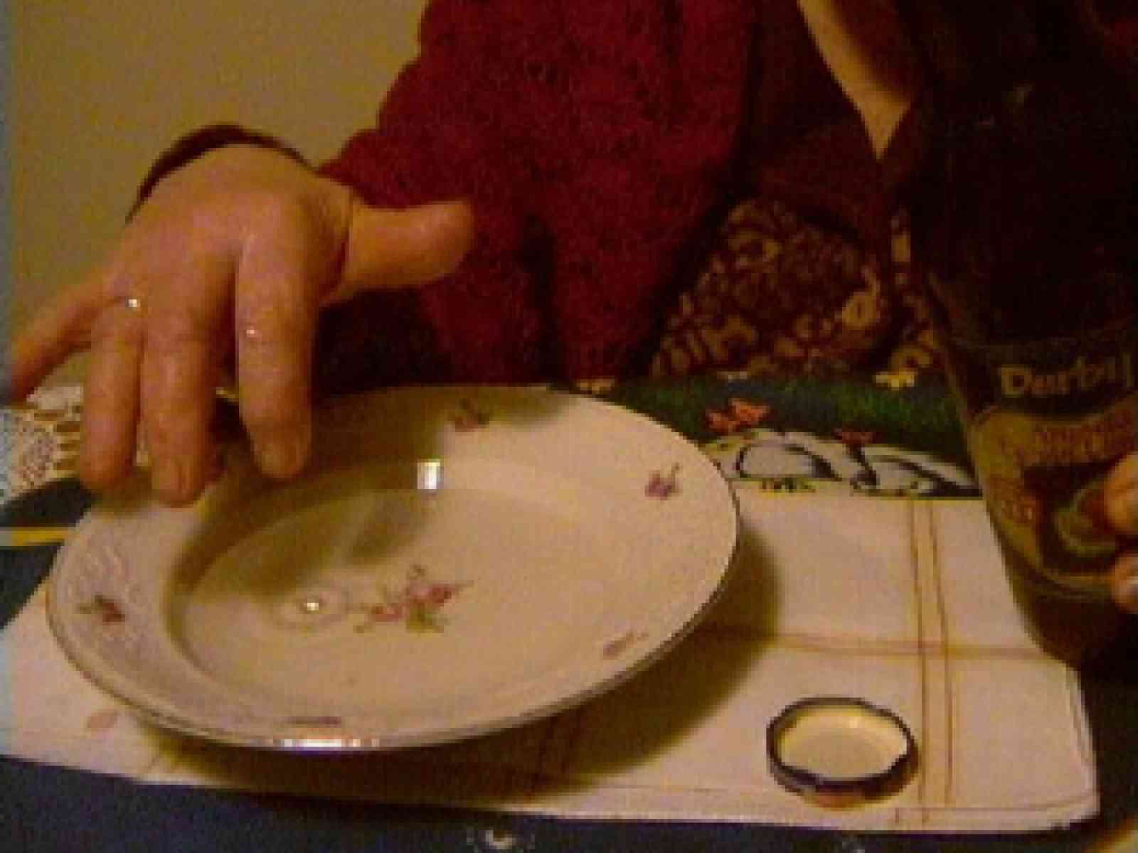 Sambuca. Promette di far sparire gli spiriti da casa ma a sparire sono 3000€