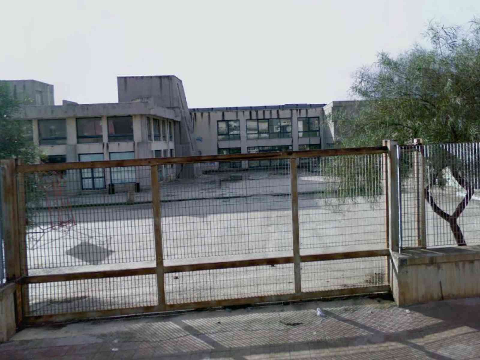 Sciacca - Topi nel complesso scolastico “Mariano Rossi“ ?