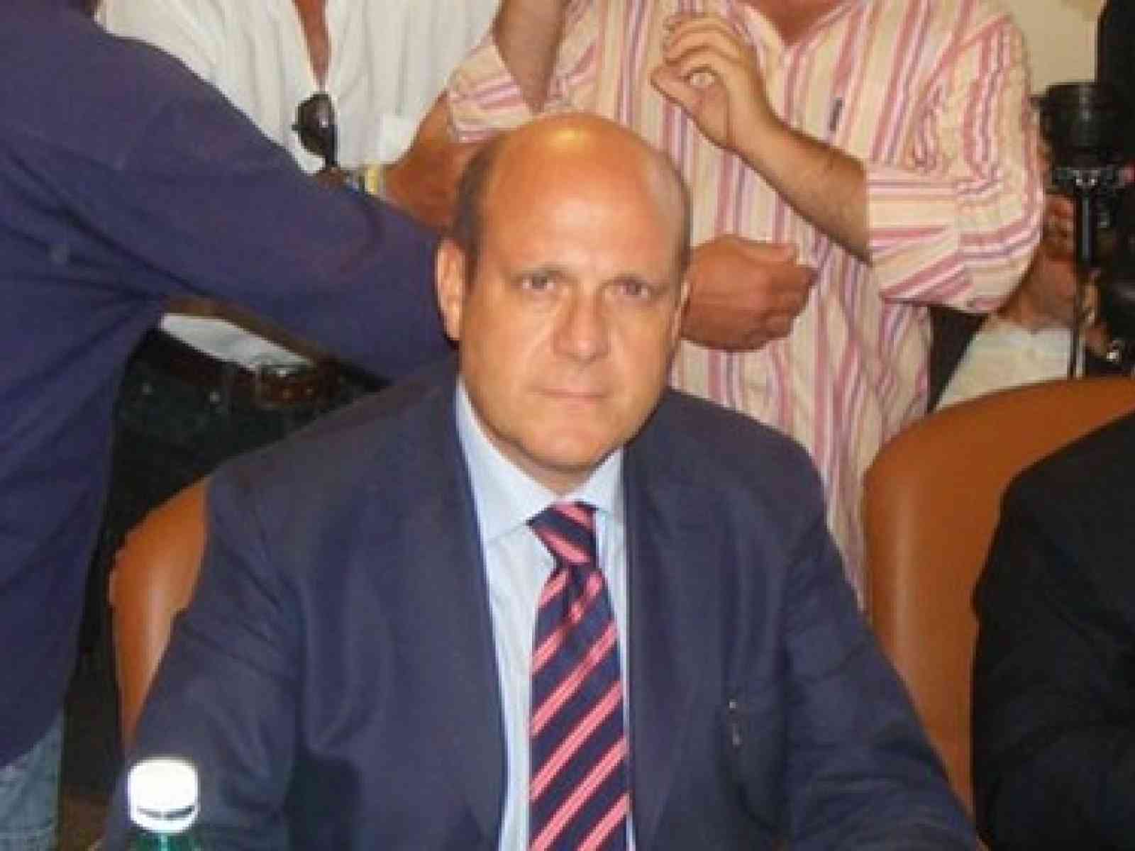 Si dimette Russo. “Torno a fare il magistrato“