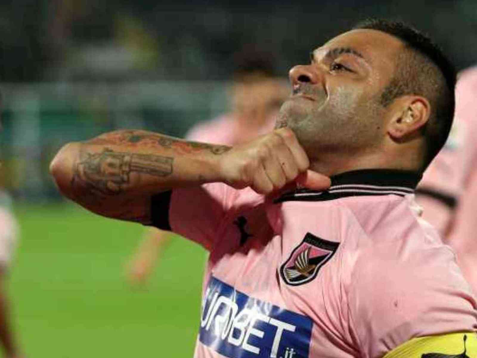 Miccoli choc, cantava “Quel fango di Falcone“. Sul web petizione per squalifica a vita