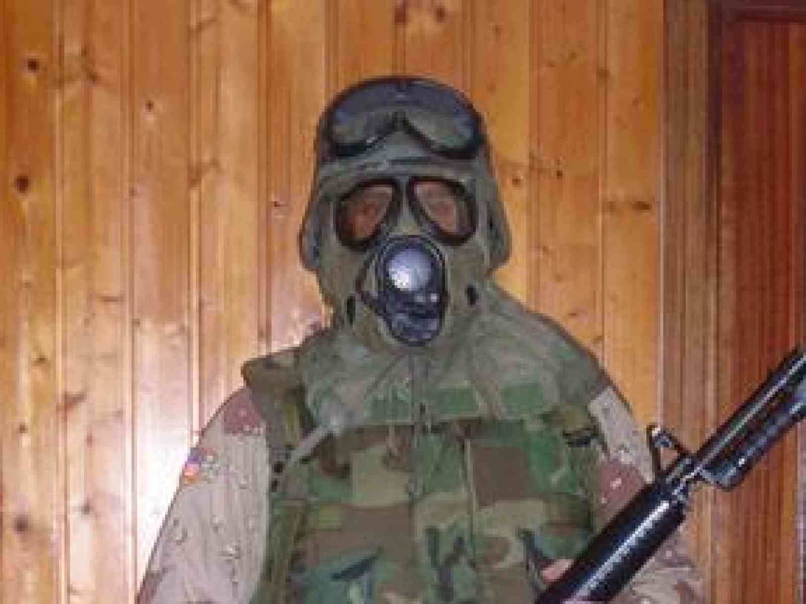 Mimetica e Maschera antigas: menfitano in giro per la città. Denunciato