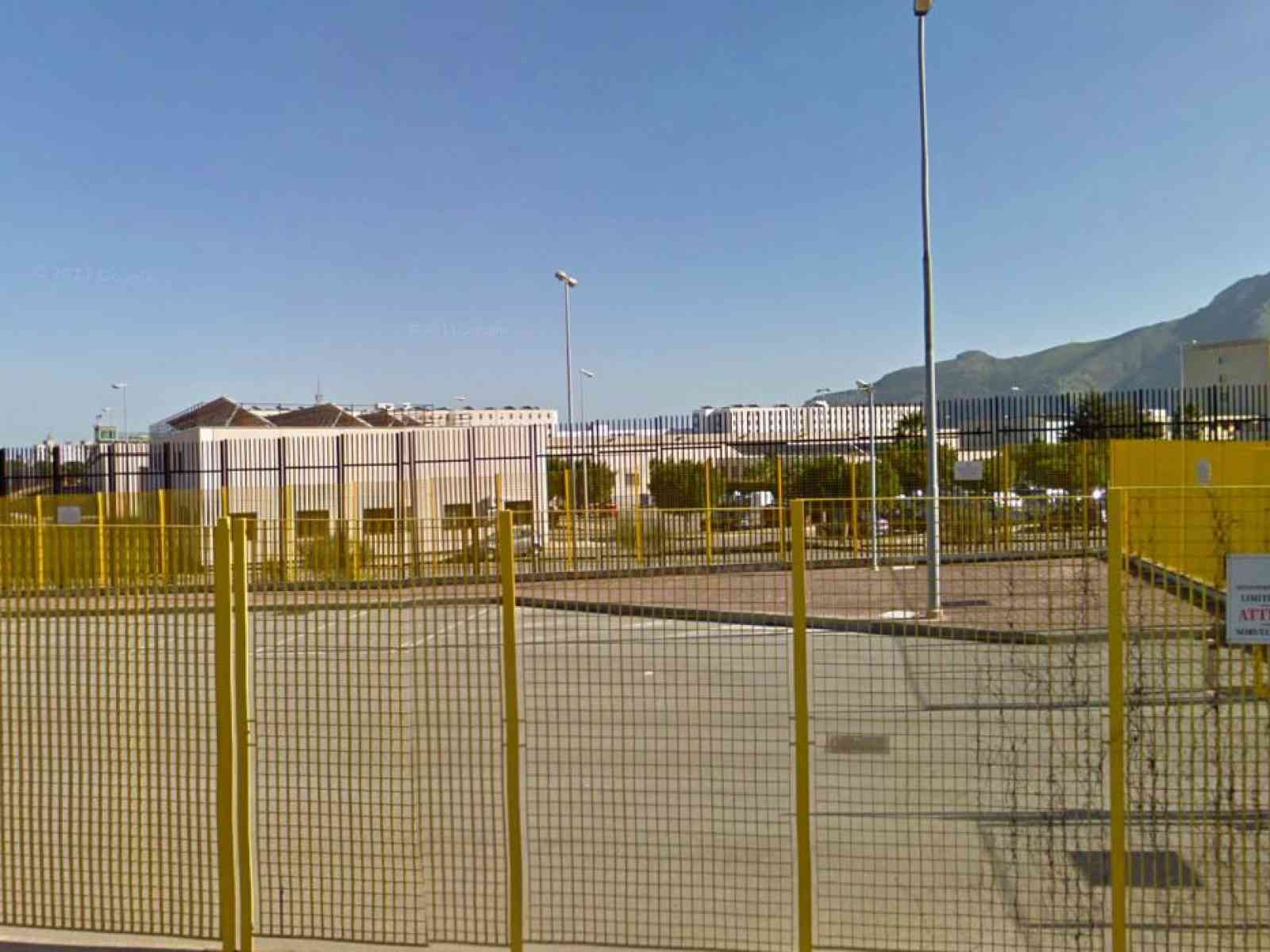 Pacco bomba recapitato a sovrintendente del Pagliarelli. Non esplode perchè si sono scaricate le batterie