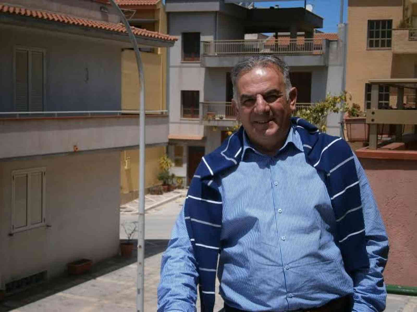 S. Margherita. Nuovi encomi culturali per il poeta Pippo Monteleone