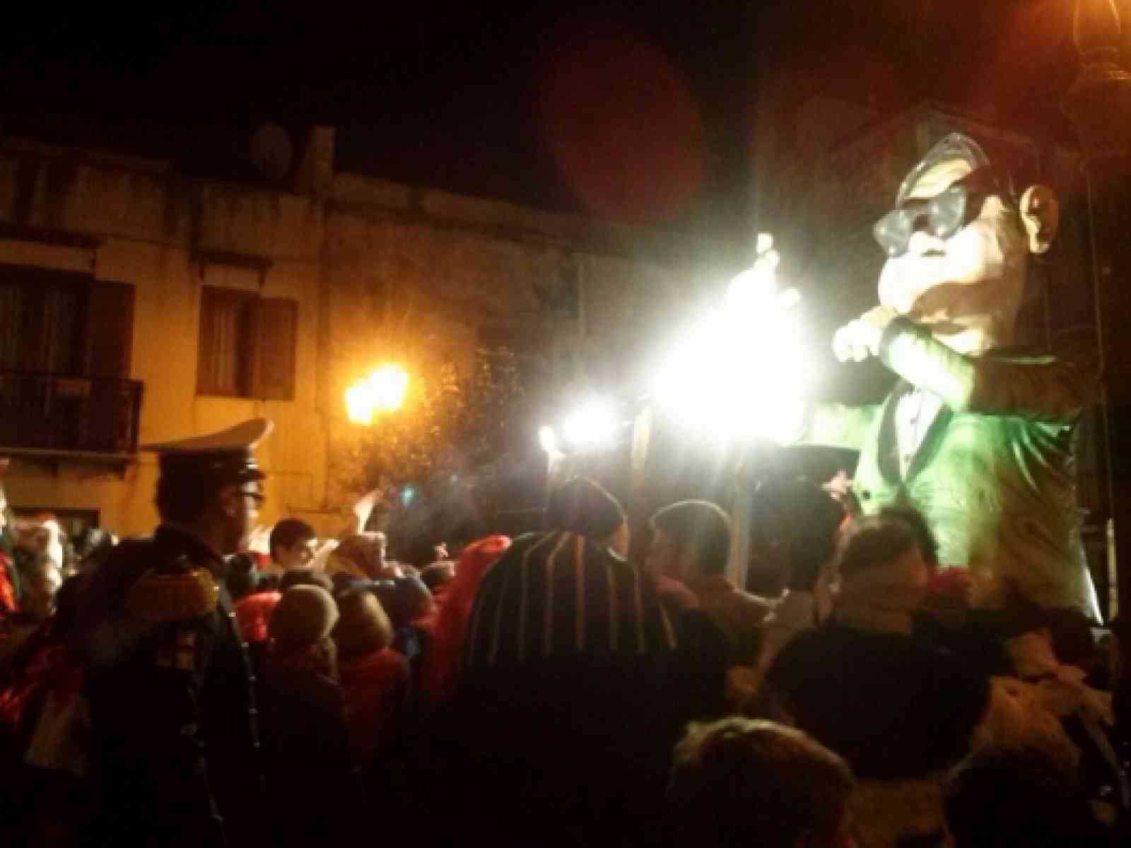 Carnevale a Sambuca: due carri, musica e tanta allegria