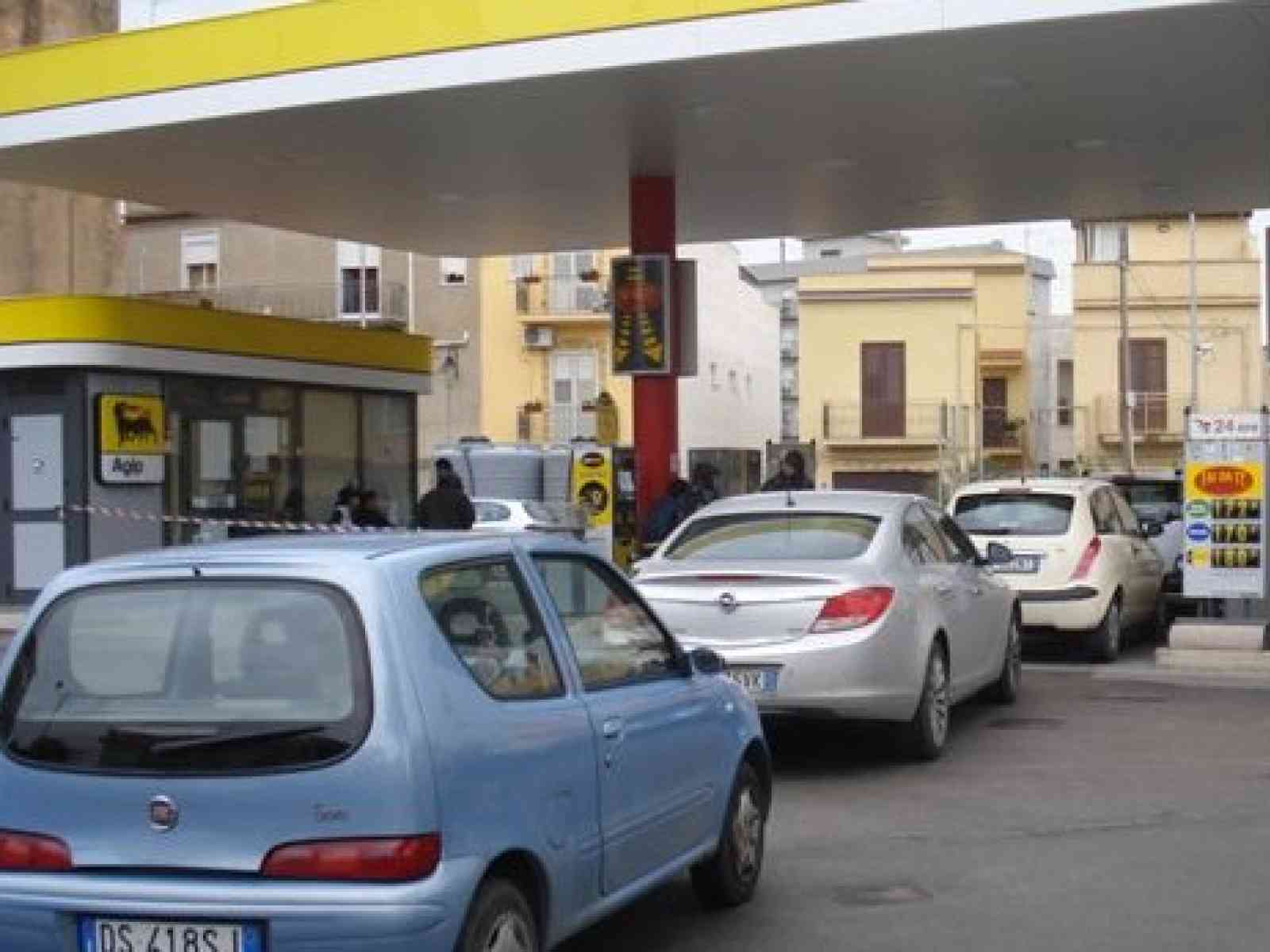 Forconi atto III. A Castelvetrano assalto a supermercati e pompe di benzina per sciopero del 9