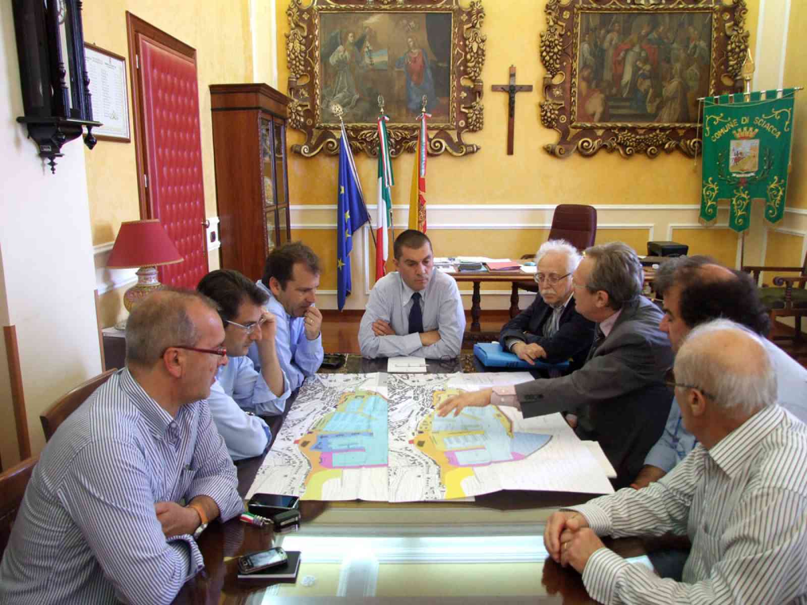 Piano Regolatore del Porto, tutela costa e Museo del Mare. Il sindaco incontra ing. Viviano