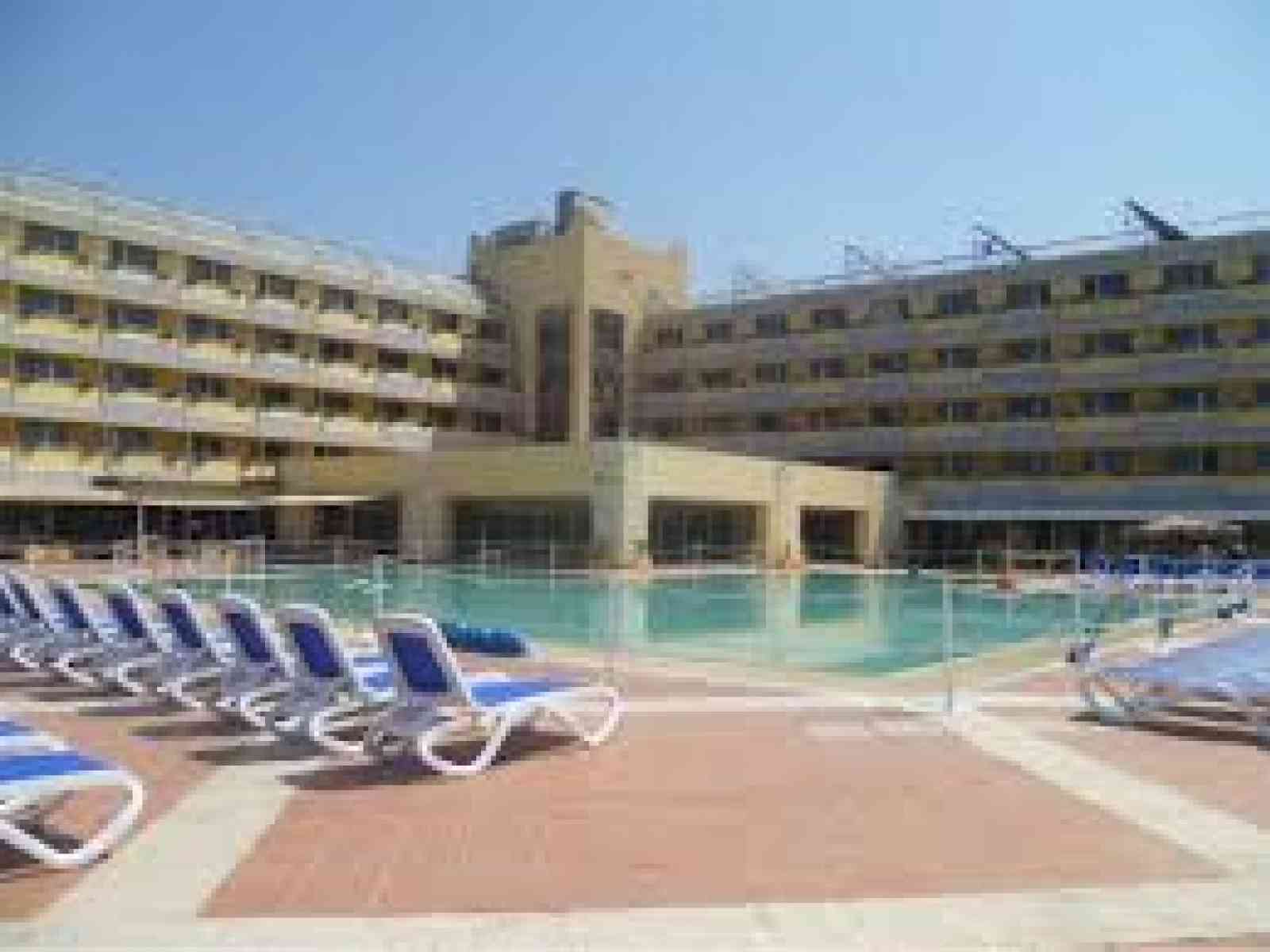 Albergo Torre Macauda: per la Cgil di Sciacca può essere dato in affitto.