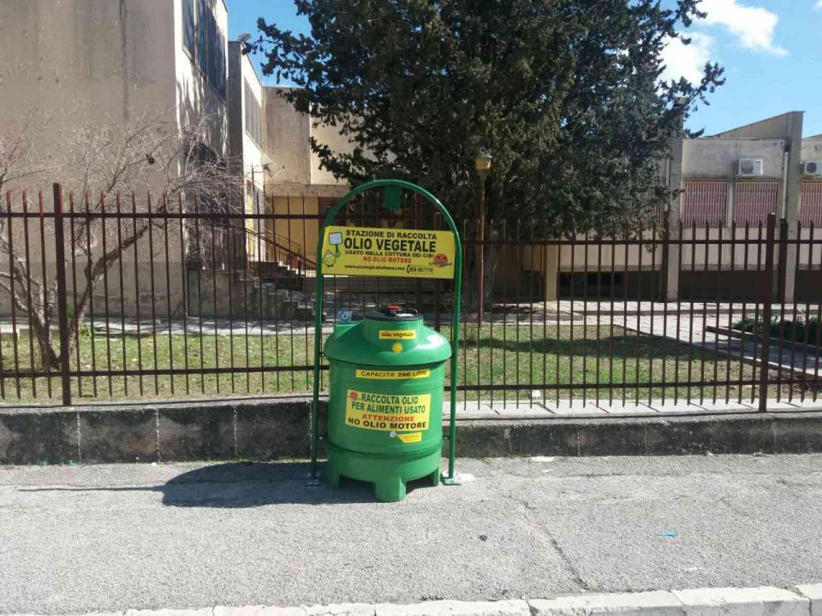 Menfi. Installate 3 stazioni di raccolta degli oli vegetali