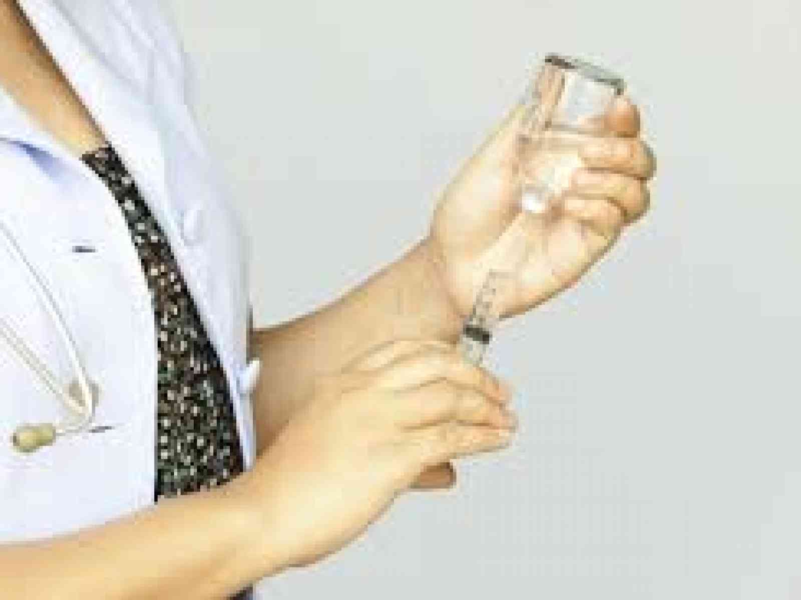 Meningite. Consigliato vaccino per i passeggeri di due voli da e per Palermo. In Sicilia vaccino gratuito per gli under 30