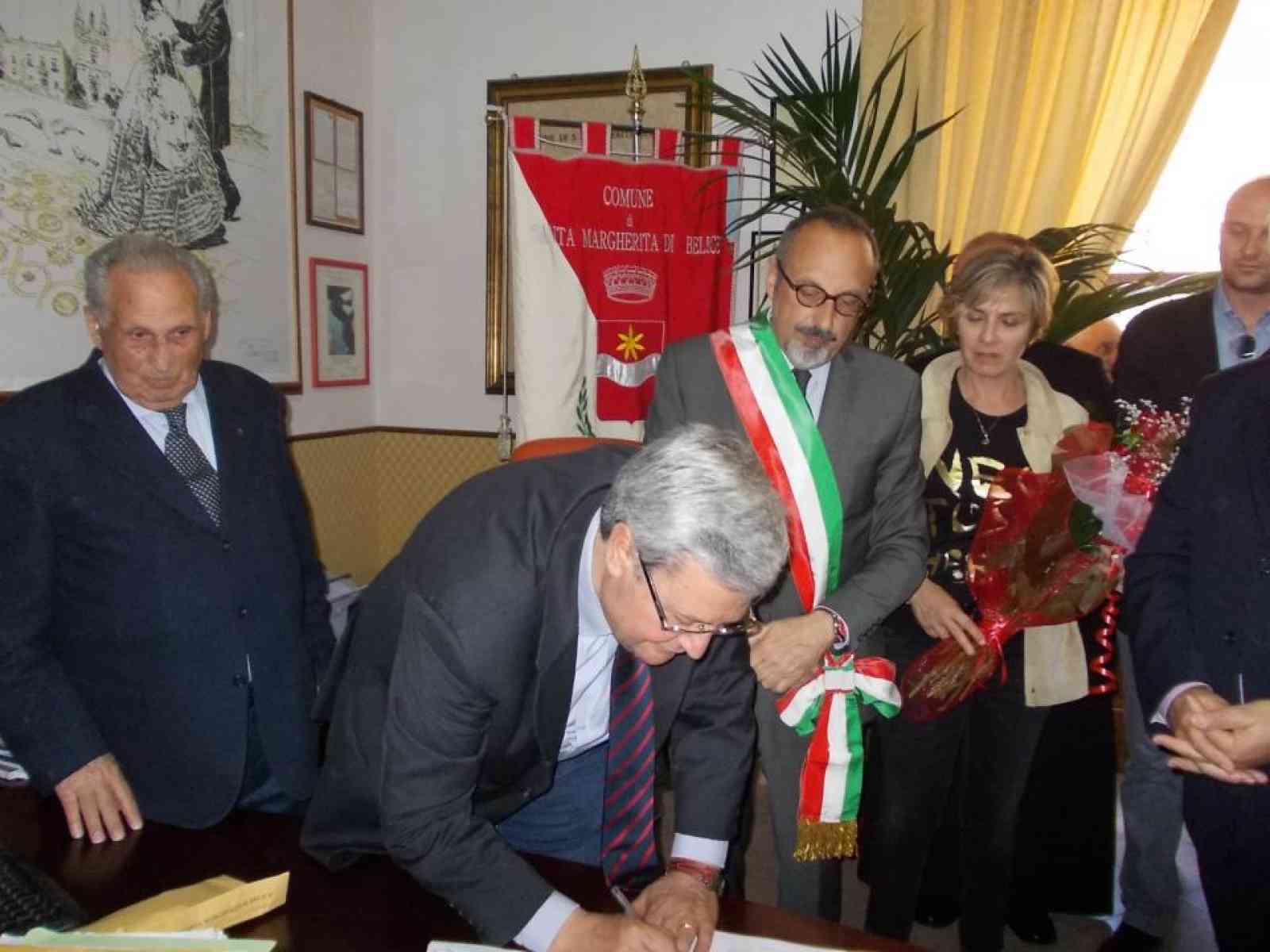 Valenti, un anno da sindaco. Domenica Comizio a S. Margherita. Centro polifunzionale tra argomenti trattati