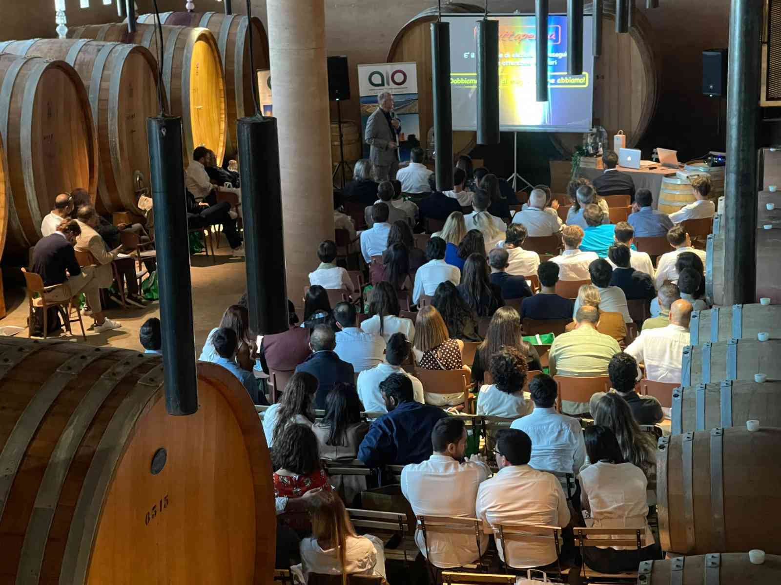 Immagine articolo: Menfi, confronto sull'endodonzia tra professionisti: circa duecento presenze al vertice Aio