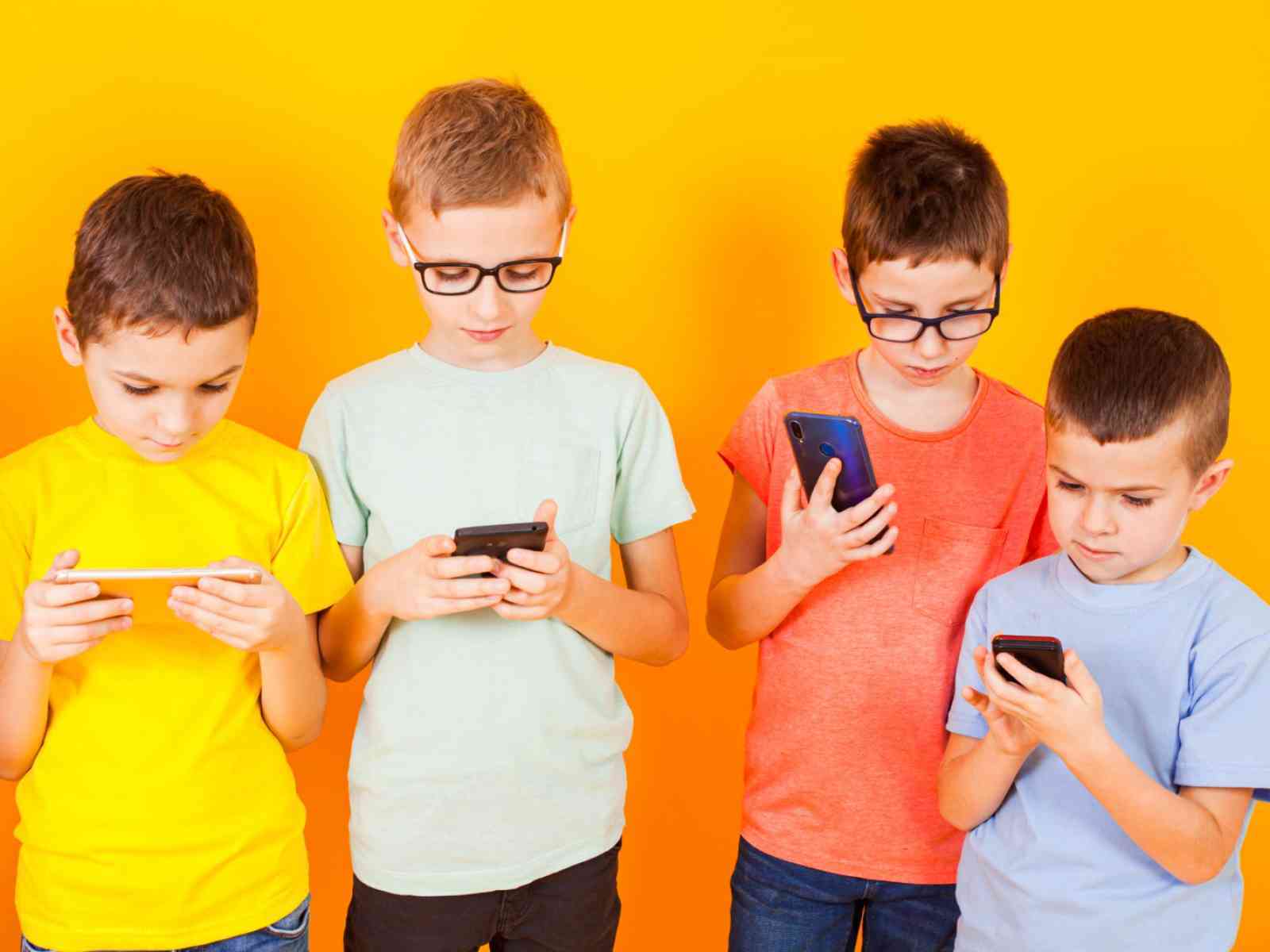 Immagine articolo: In Sicilia al voto legge per ridurre uso smartphone tra minori. Assemblea approva articolato, manca solo voto finale