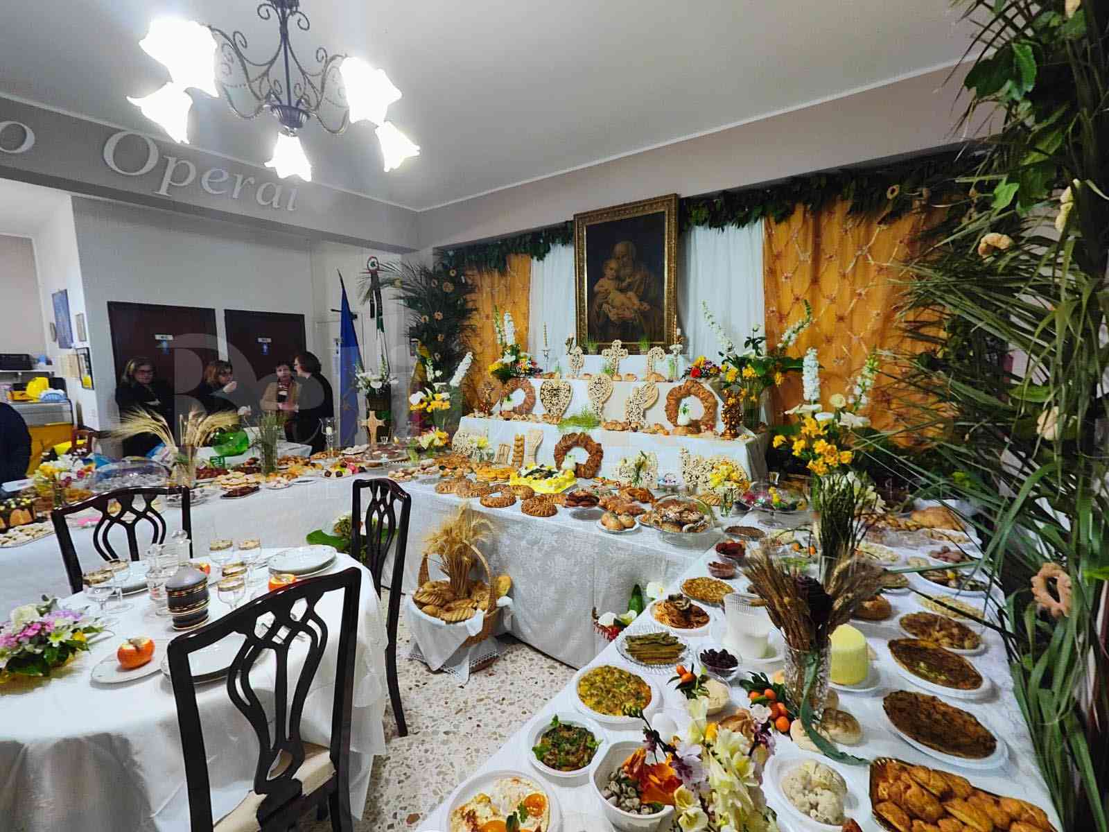 Immagine articolo: Menfi. Si rinnova la tradizione degli altari di San Giuseppe. IL VIDEO delle tradizionali tavolate