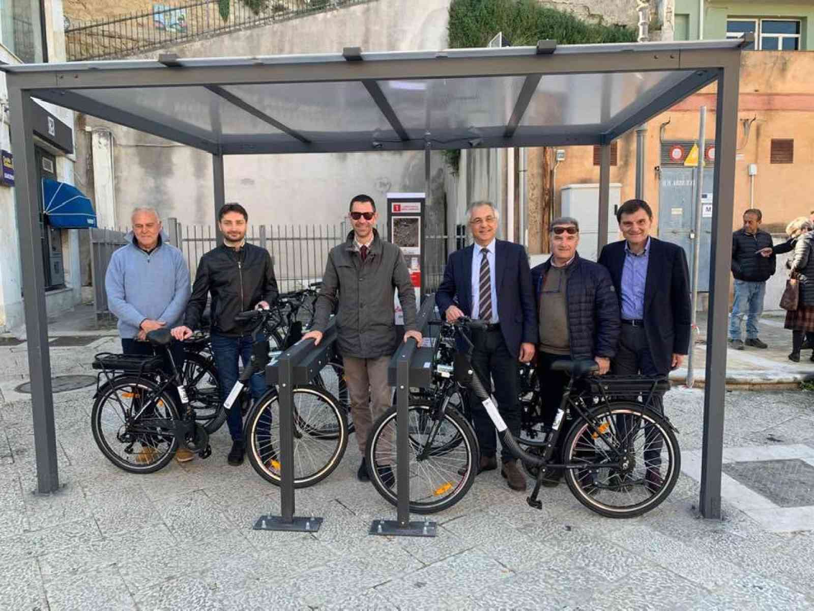 Immagine articolo: Calatafimi, il Comune dota la cittadinanza di 8 biciclette elettriche. Ecco come poterle utilizzare