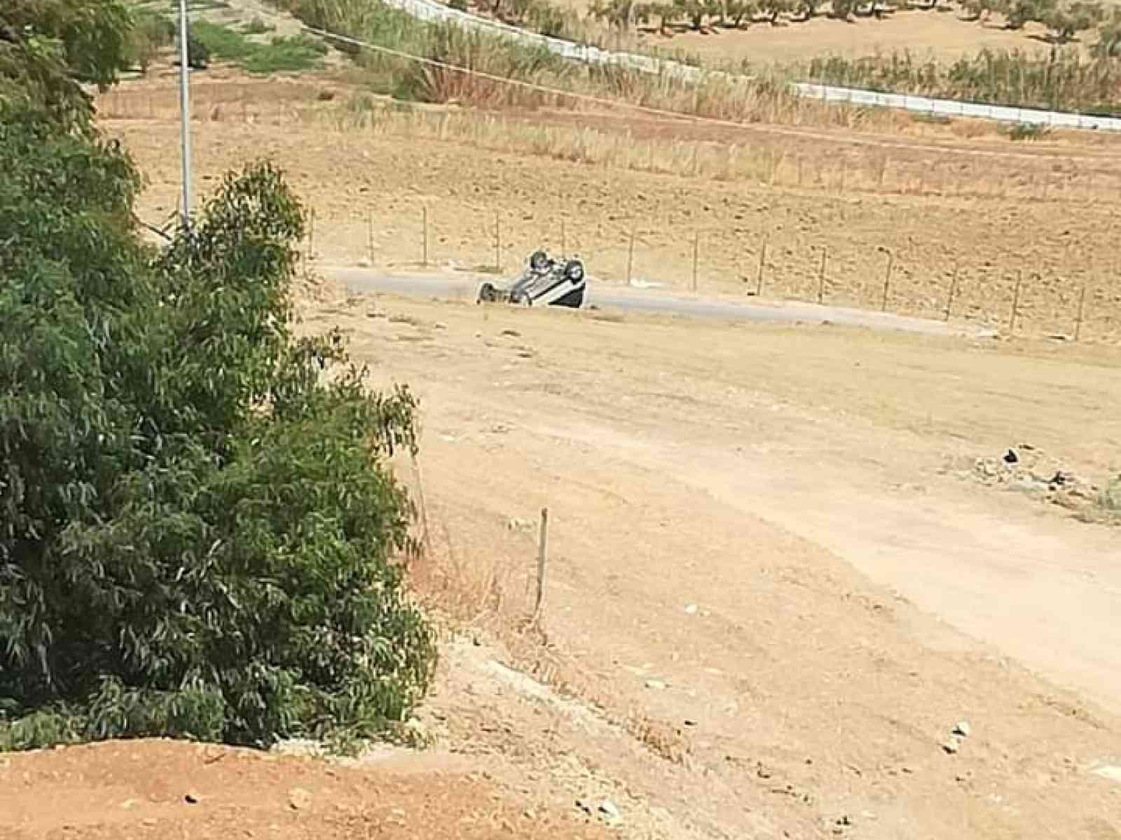 Immagine articolo: Contrada Fiori,  automobilista perde il controllo del mezzo. Automobile finisce cappottata