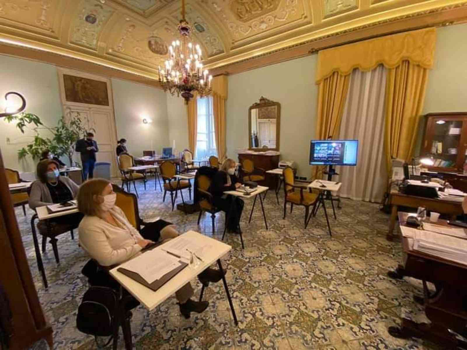 Immagine articolo: Bloccate e sospeso l'invio retroattivo dei conguagli delle  bollette dell'acqua. La conferma dei Deputati La Rocca e Pullara