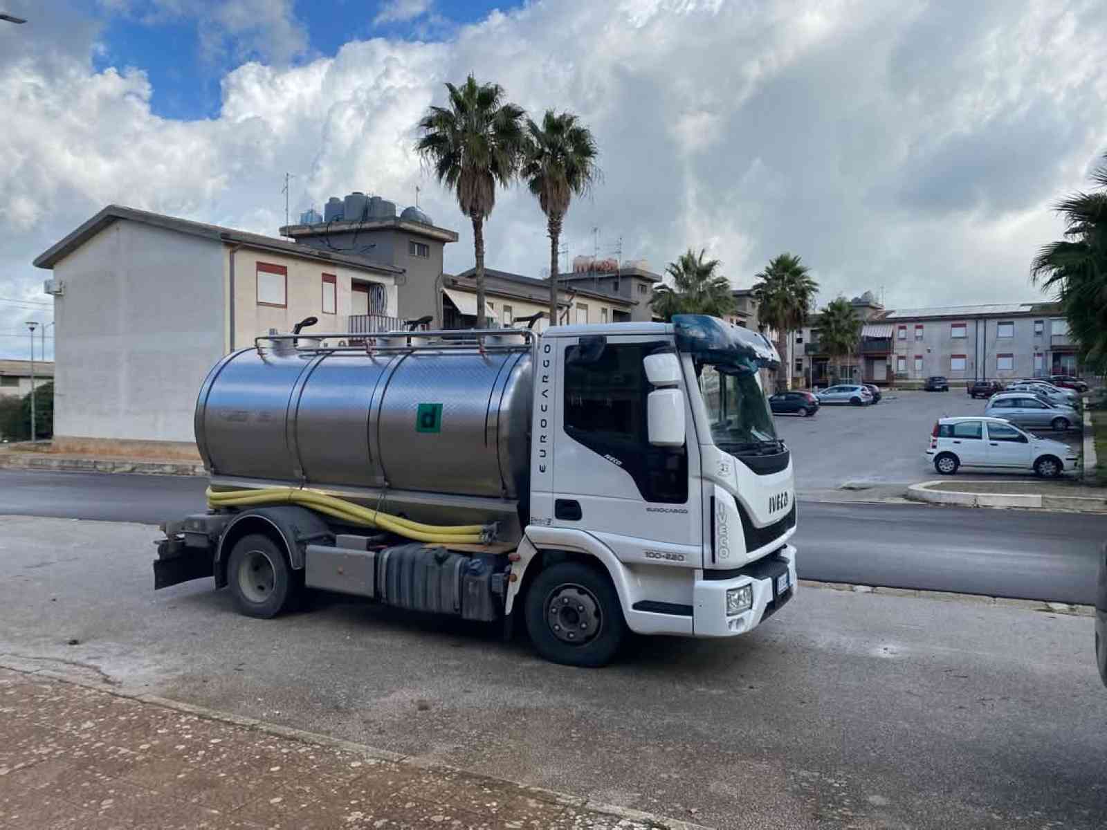 Immagine articolo: Montevago. Emergenza acqua, 2 botti per la distribuzione dell'acqua potabile