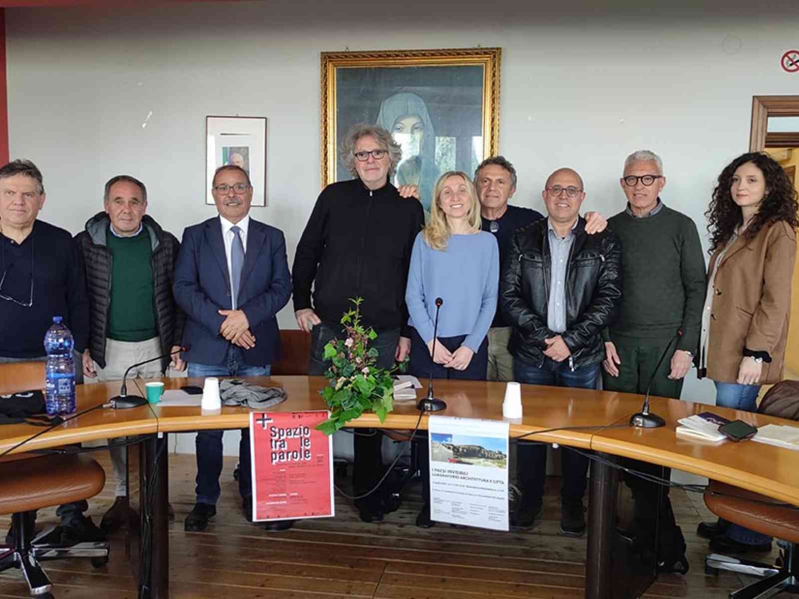 Immagine articolo: Salaparuta. Presentato il libro “I Paesi invisibili” di Anna Rizzo