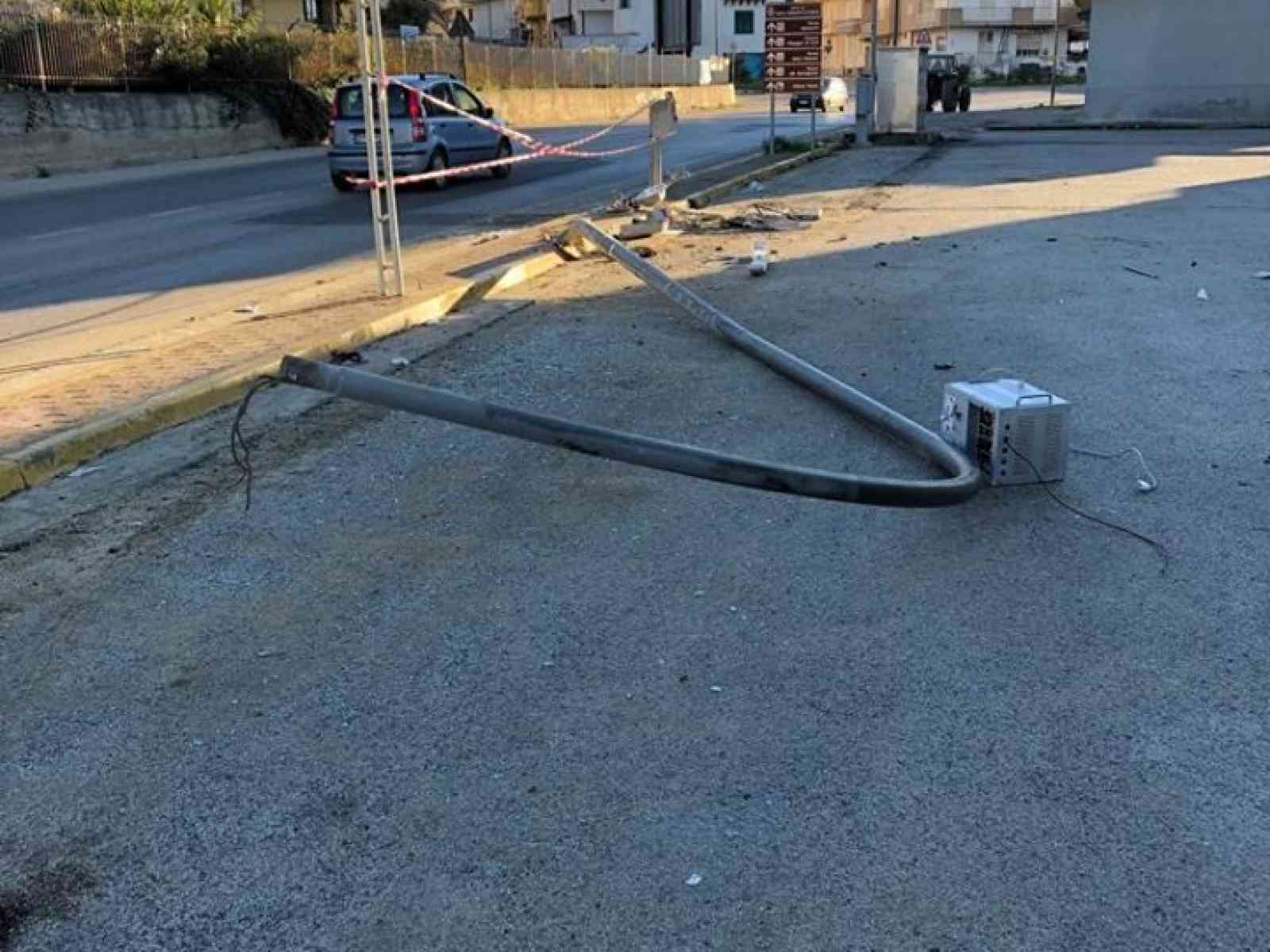 Immagine articolo: S.Margherita, autista perde il controllo e va a finire fuori strada in via San Francesco