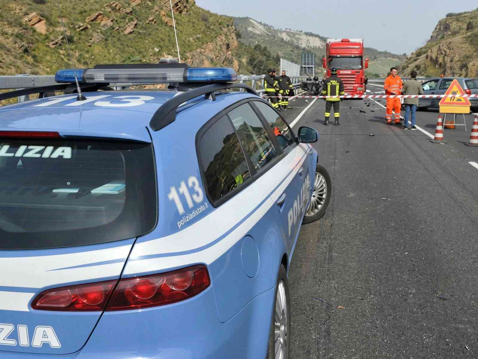 Immagine articolo: Incidente sulla A29 tra Gibellina e Santa Ninfa. Auto finisce contro il guard rail