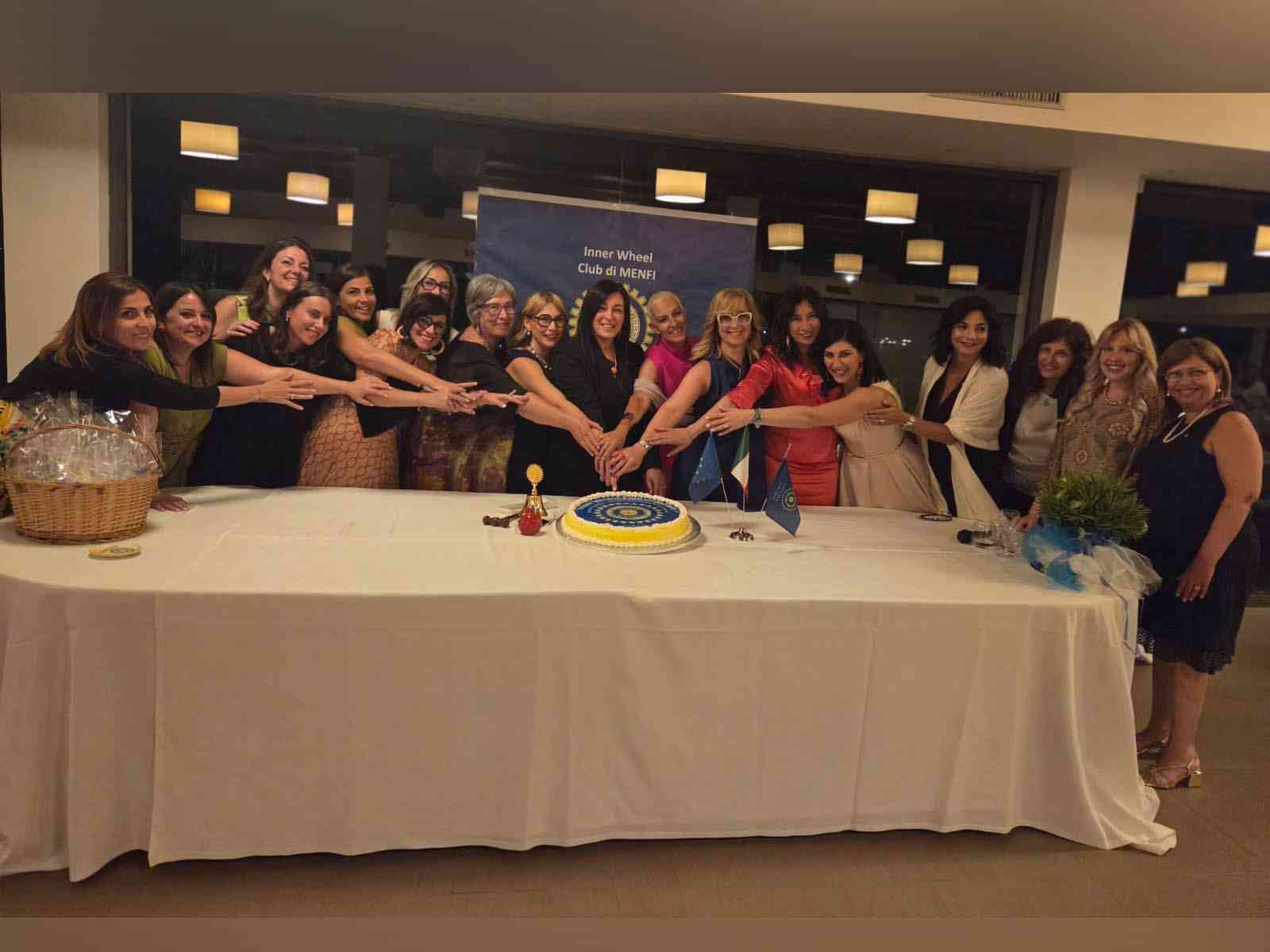 Immagine articolo: Inner Wheel Club di Menfi: un cerchio di amicizia, servizio e futuro guidato da Vita Interrante