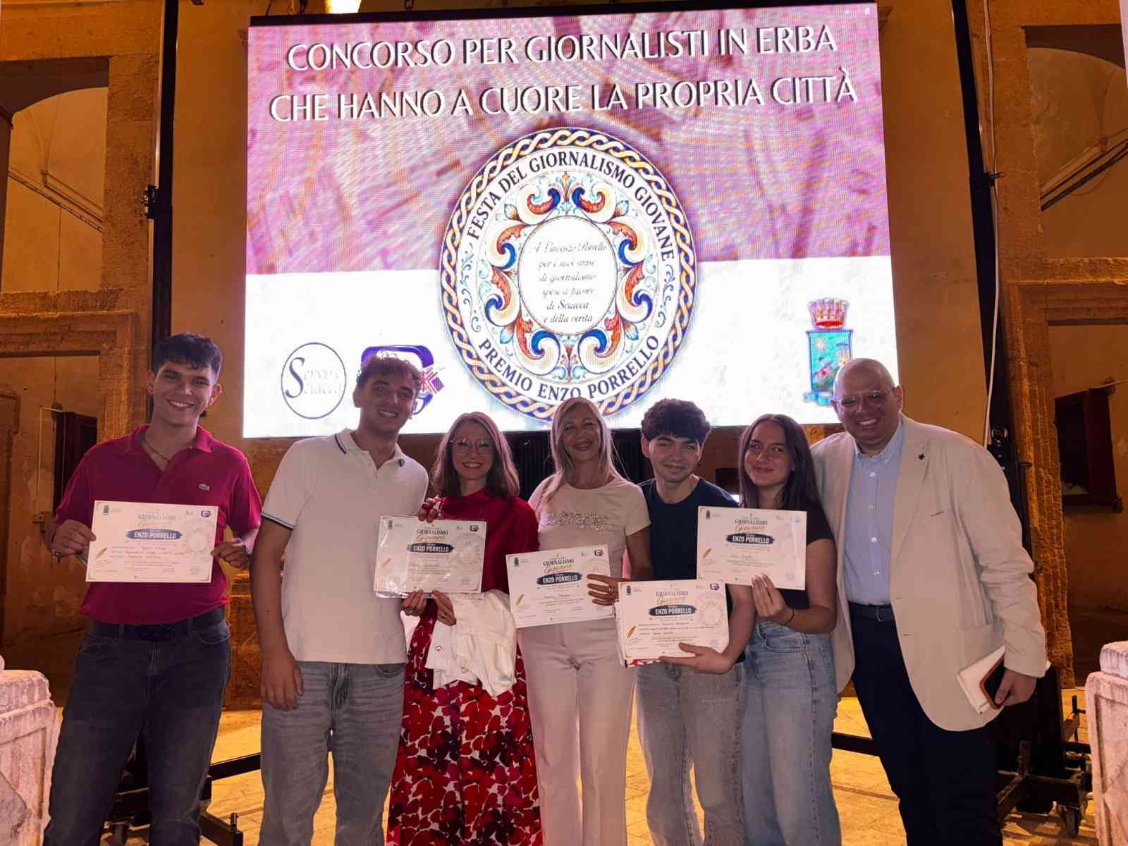 Immagine articolo: Premio giornalistico "Enzo Porrello" a Sciacca, quattro menzioni d'onore per gli studenti del liceo classico "Fazello"