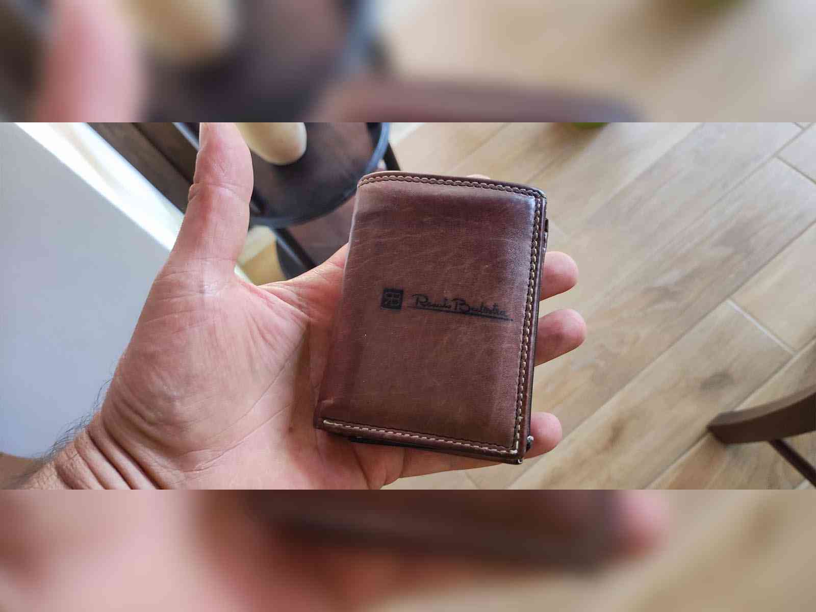 Immagine articolo: Menfi. Perde il portafoglio, sconosciuto lo restituisce: "Spero di poterti ringraziare con un abbraccio"