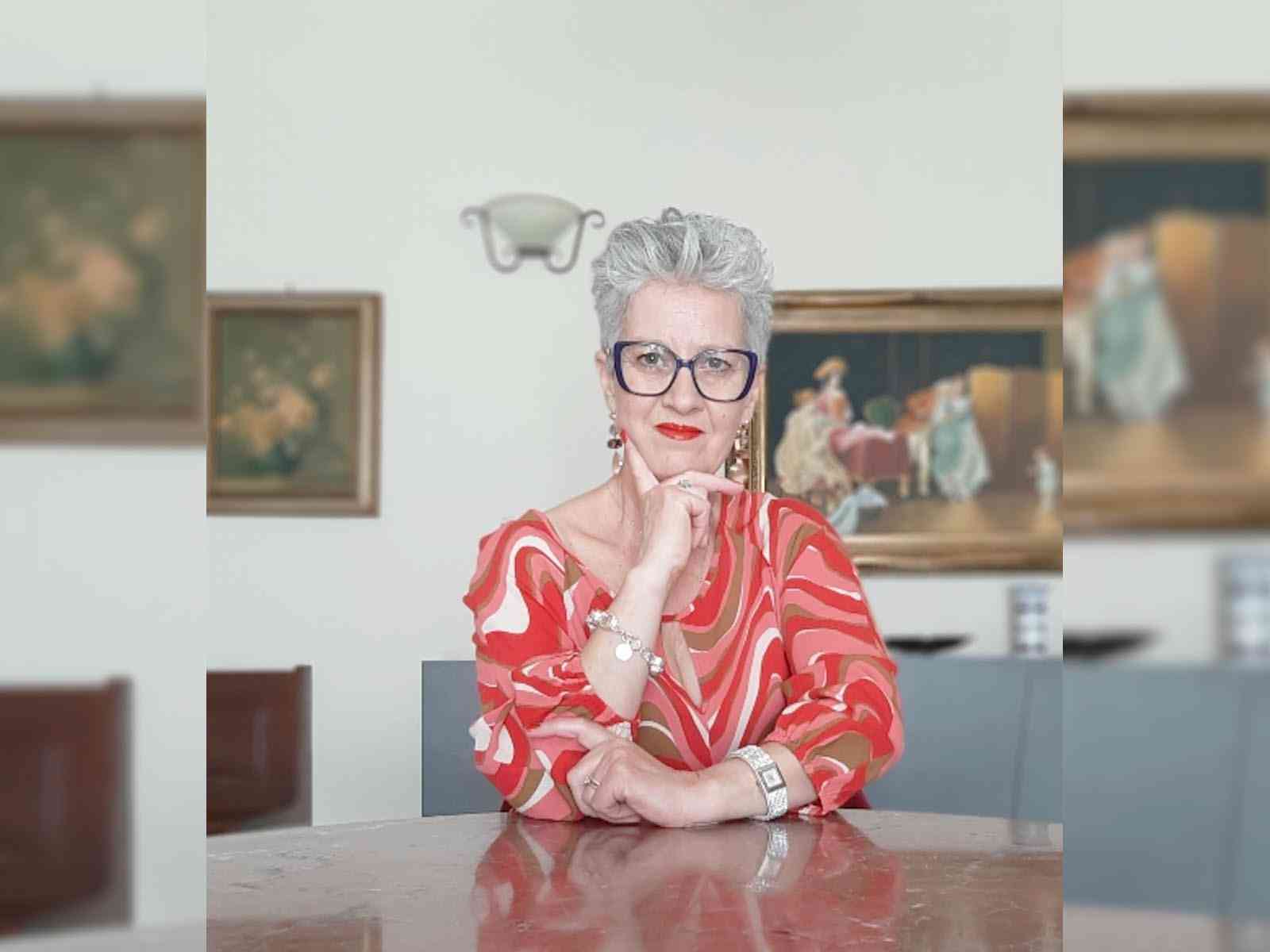 Immagine articolo: Salaparuta. Esordio ”poetico” per Rosa Troia con il suo 1° libro di poesie: ”Sulla panchina baciata dal sole”