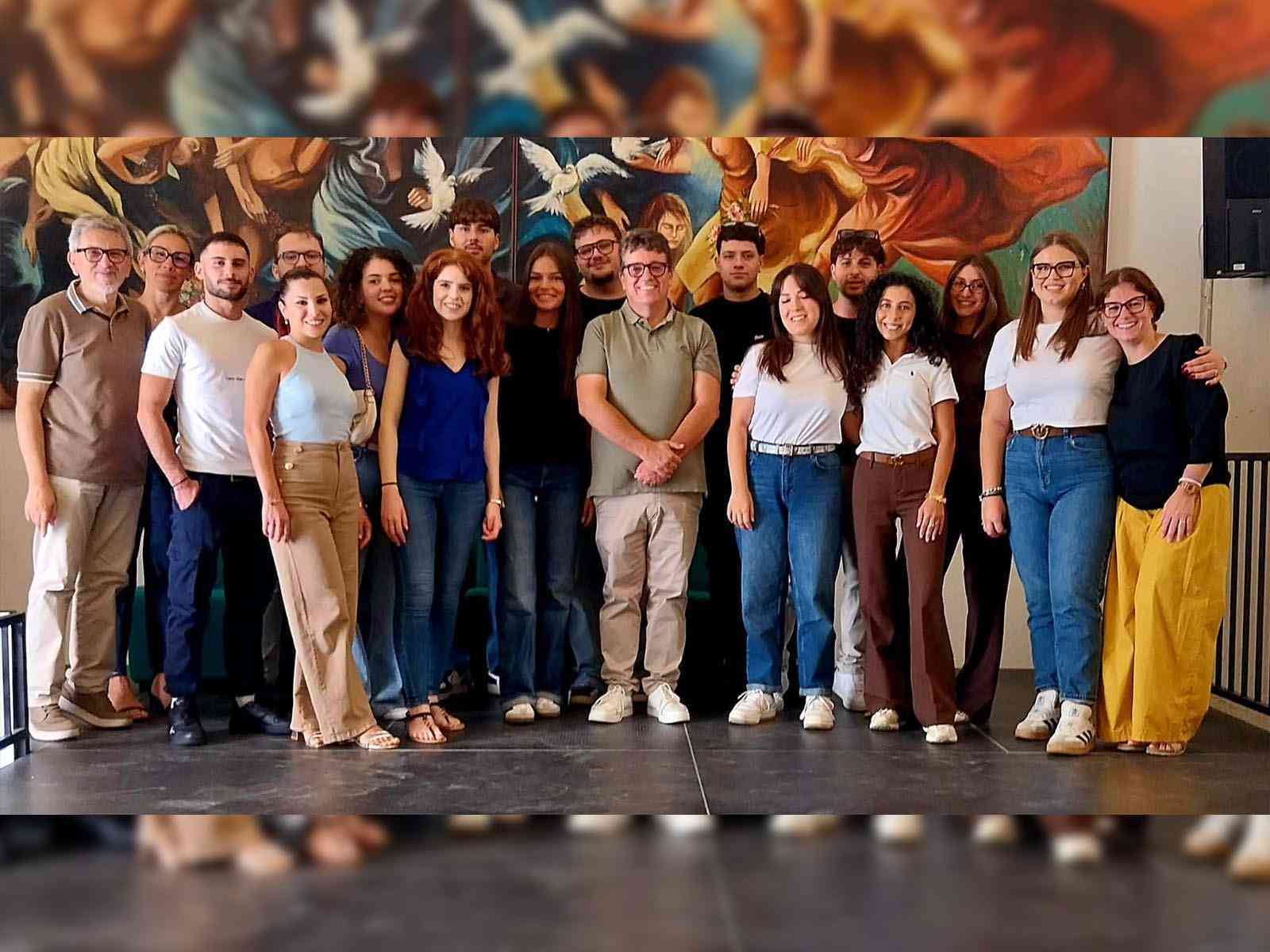 Immagine articolo: Menfi, parte il nuovo anno di Servizio Civile: 18 ragazzi a supporto della comunità e della macchina comunale