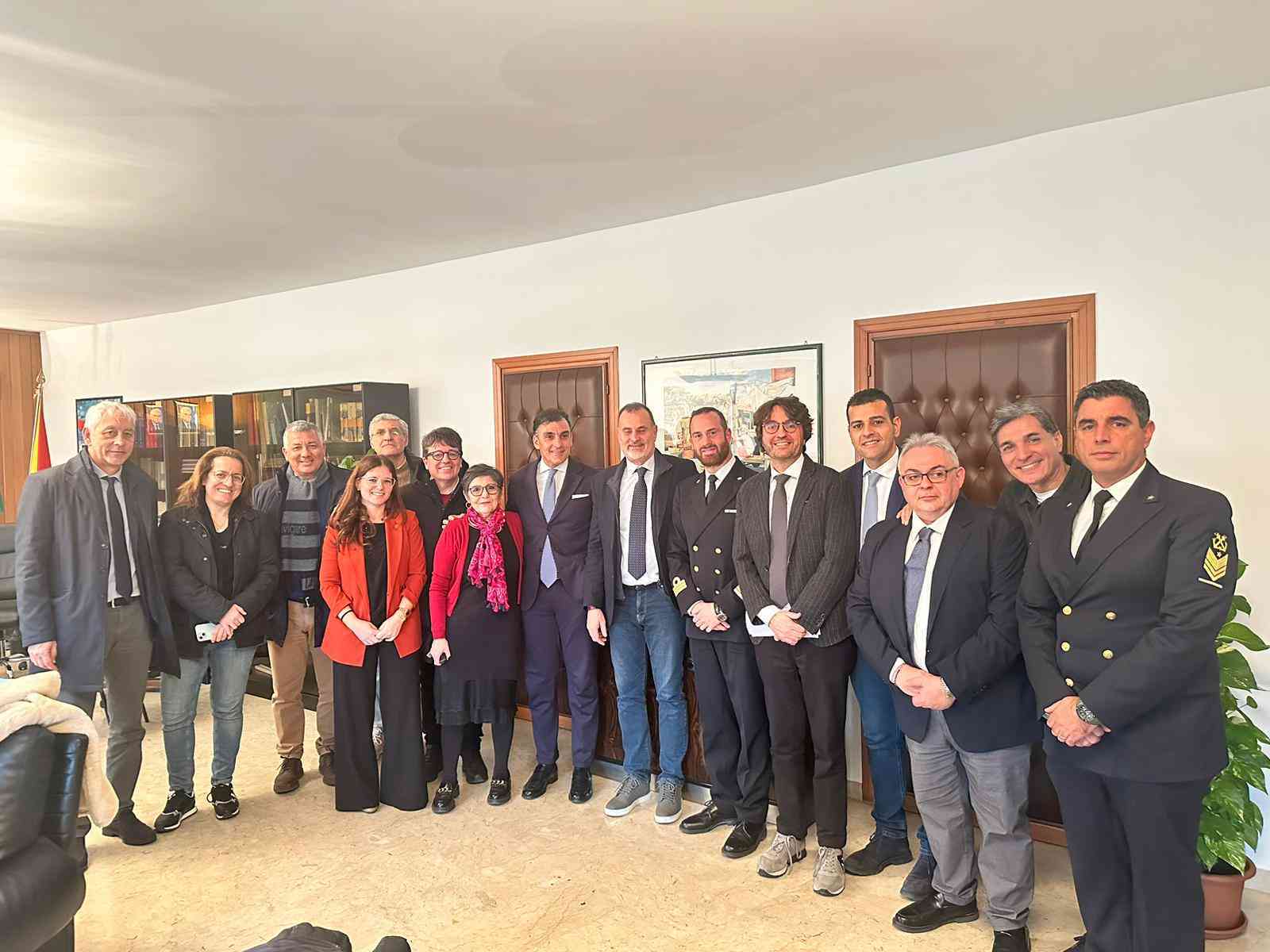 Immagine articolo: Menfi. Posidonia nel Porto di Porto Palo, concluso il tavolo tecnico con l'Assessore Tamajo. Sopralluogo il 26 gennaio