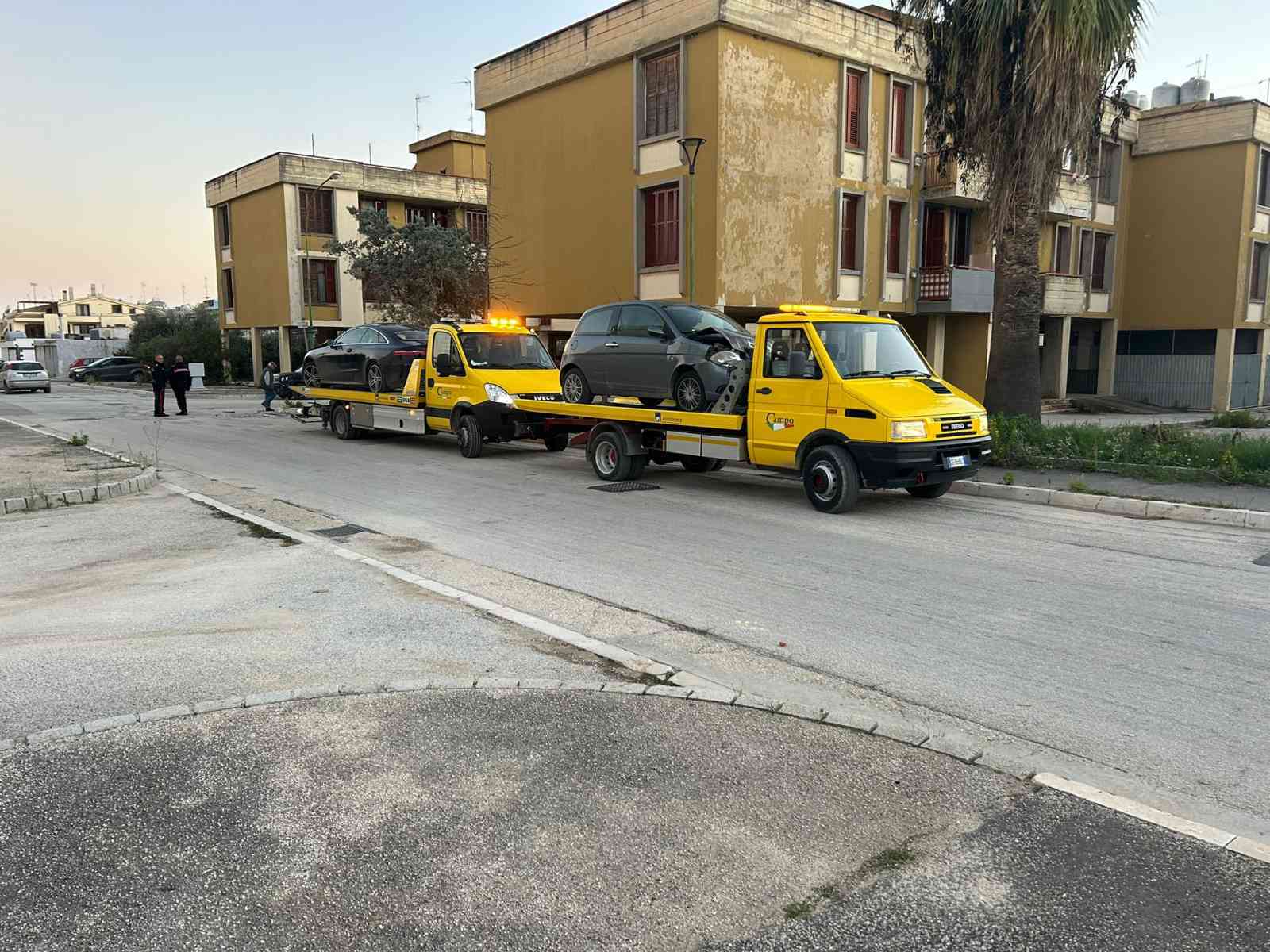 L’incidente avvenuto in Corso Bilello a Menfi e l’intervento dei mezzi della carrozzeria Campo
