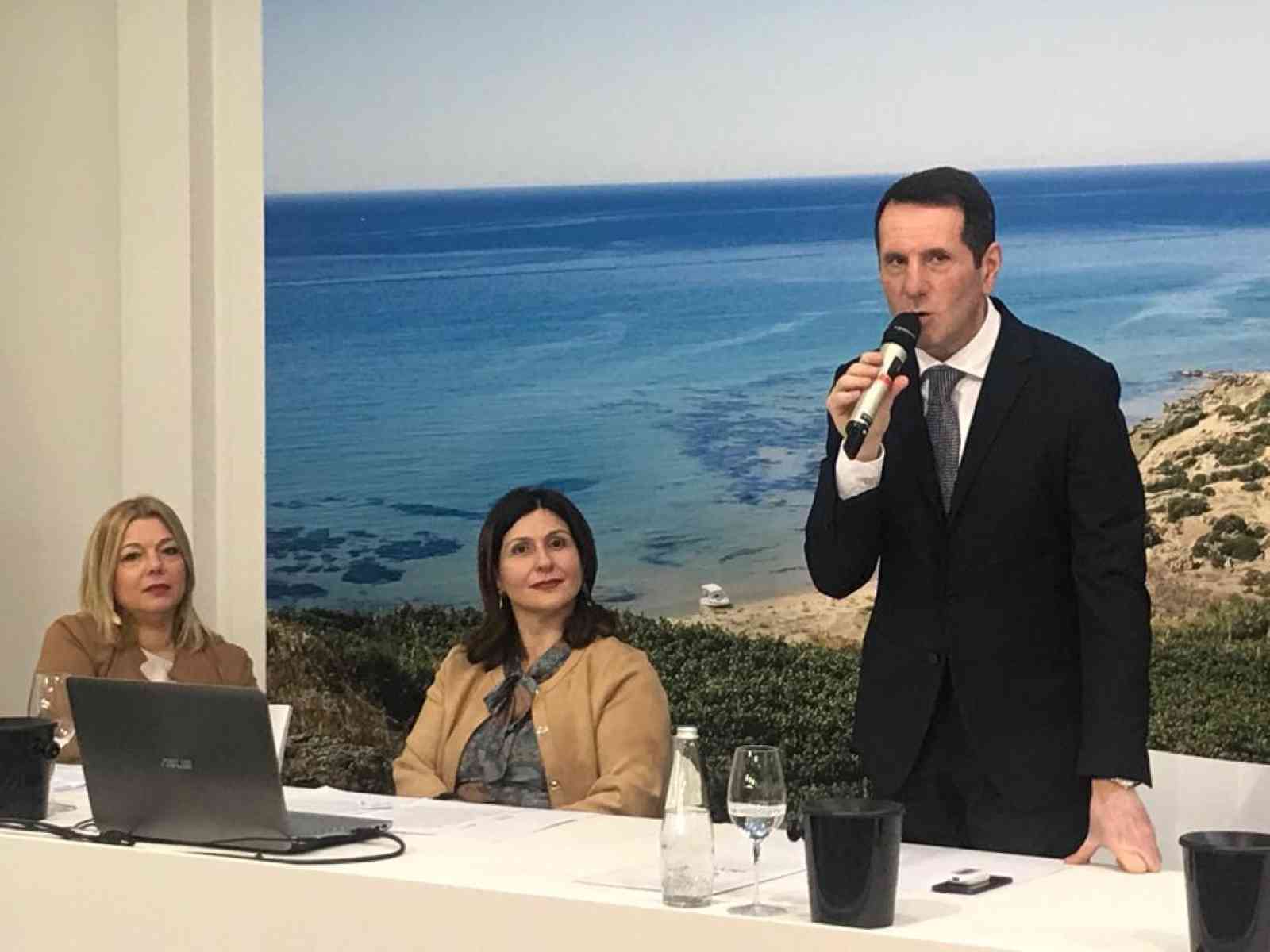 Immagine articolo: Menfi e Inycon presenti al Vinitaly di Verona. Successo di pubblico alla conferenza stampa di presentazione. Presente anche il Sindaco Mauceri